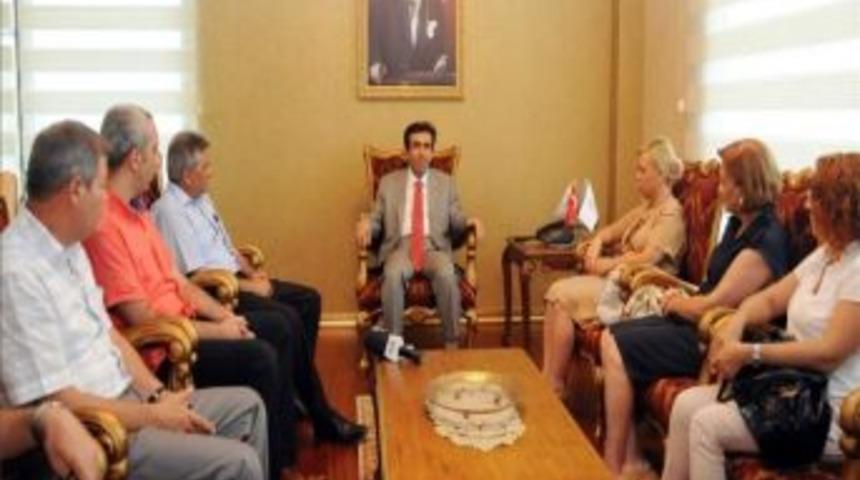 Chp Y&ouml;netiminden Vali G&uuml;zeloğlu&rsquo;na Ziyaret