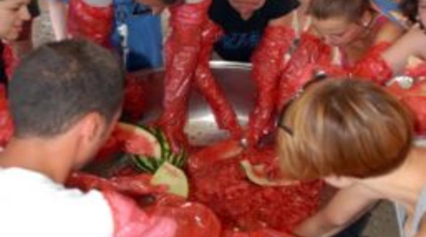 Yabancı &Ouml;ğrenciler Karpuz Pekmezi Yaptı