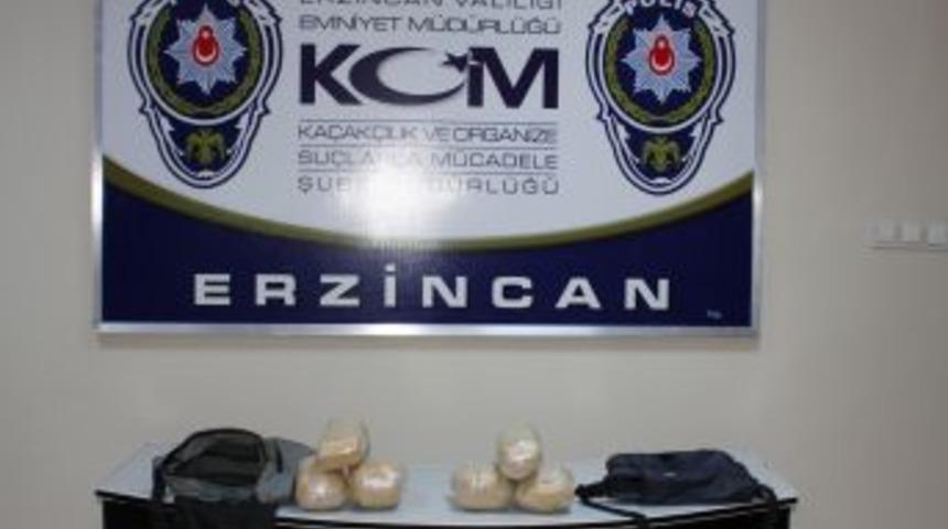 Yolcu Otobüsünde Uyuşturucu Madde Nakliyatına Polis Engeli