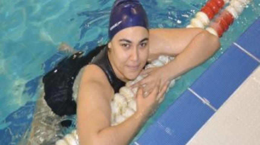 Sutopu'nda Bayanlar, Erkekler Kadar İddialı