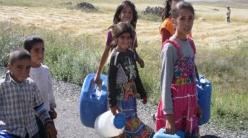 Köylülerin Eşek Sırtında Su Taşıma Çilesi