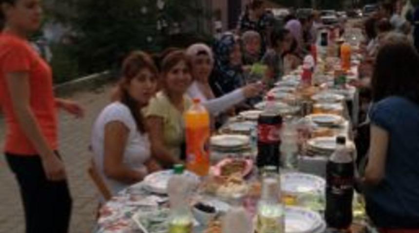 Ramazan Komşuluk İlişkilerini Arttırıyor