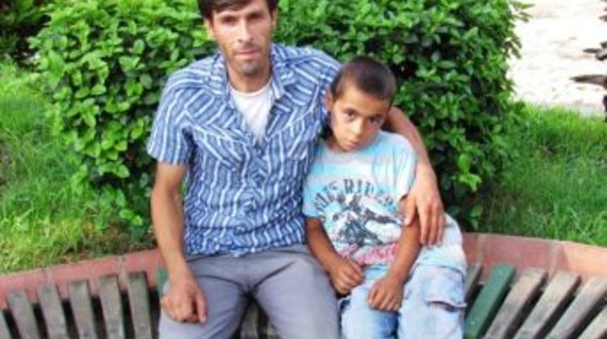 Sığınma Evine Yerleştirilen Eşinin Geri D&ouml;nmesini İstiyor