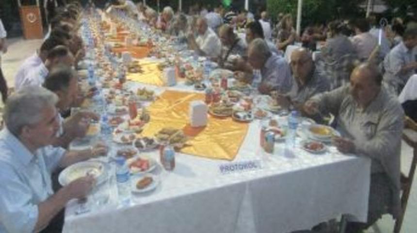 Sli'den Protokol Ve &Ccedil;alışanlarına İftar