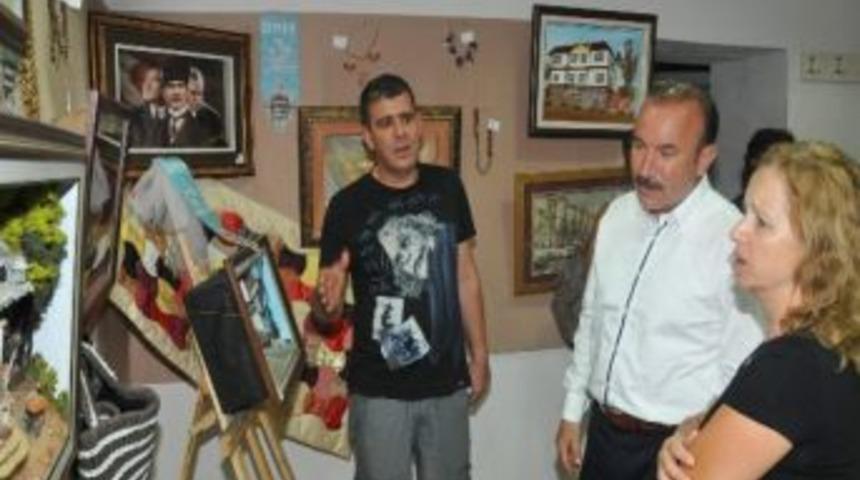 Kursiyerlere &Uuml;cretsiz Satış Reyonu