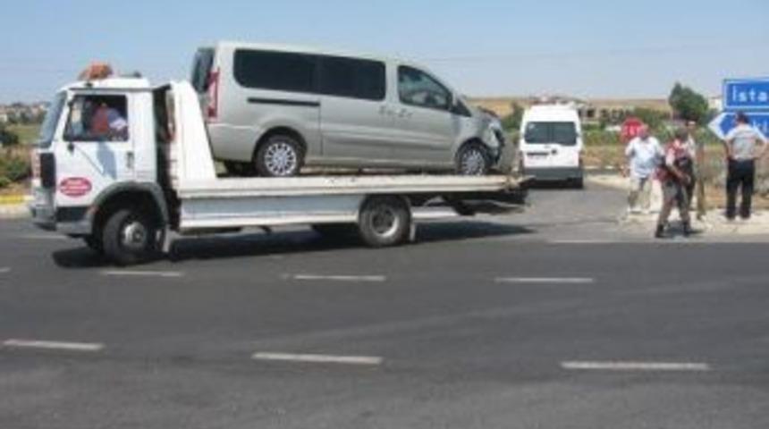 Yaralıları Sıkıştığı Yerden İtfaiye Kurtardı