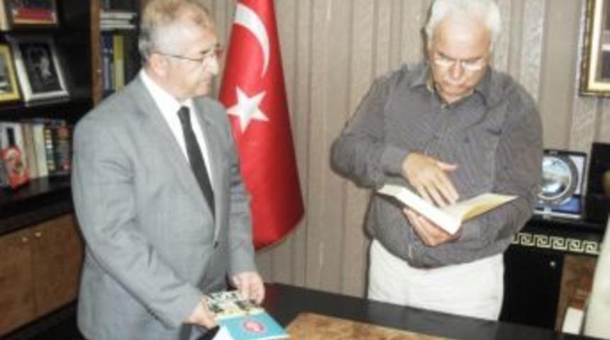 İl M&uuml;ft&uuml;s&uuml; Arvas'tan Vali &Ccedil;olak'a Nezaket Ziyareti