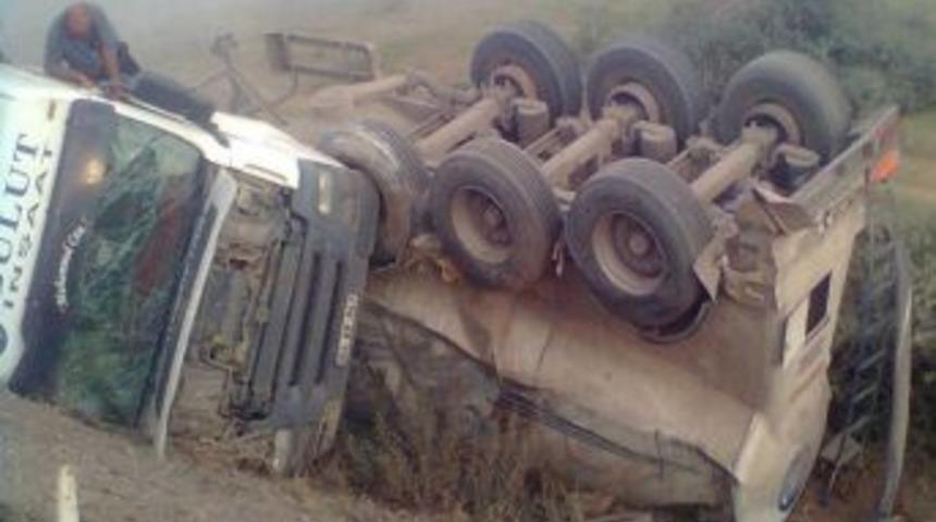 Pasinler'de Trafik Kazası: 1 Yaralı