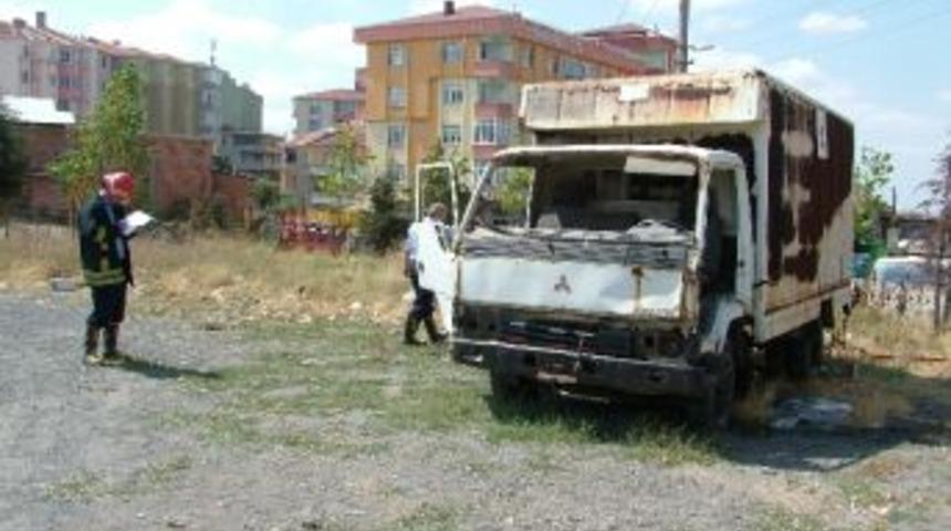 Hurda Kamyonette Yangın