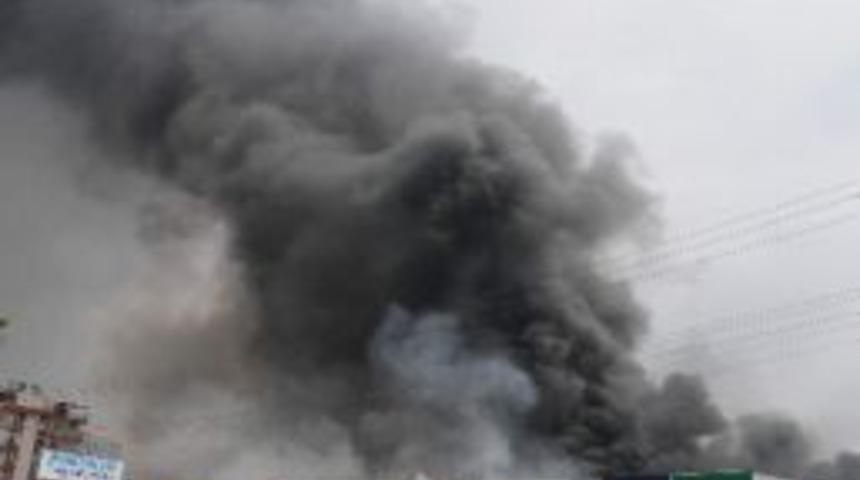 Antalya&rsquo;da Yapı Marketteki Yangın