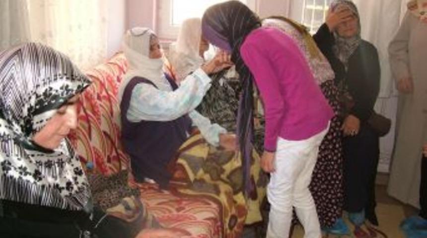 Kur'an Kursu &Ouml;ğrencilerinin Ziyareti Huzurevi Sakinlerini Duygulandırdı