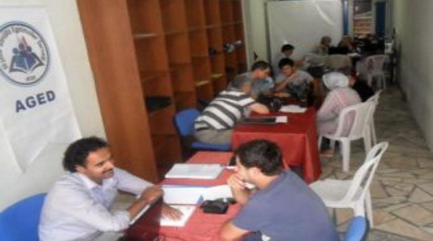 Akşehir'de A&ccedil;ılan Tercih B&uuml;rosu Adayların Akınına Uğradı