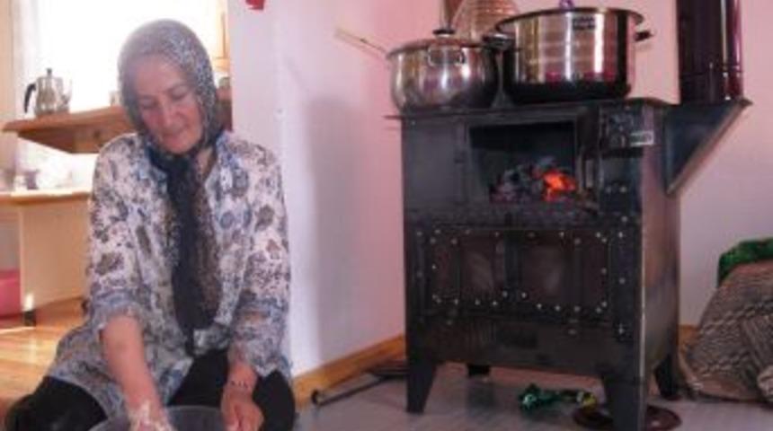 Karadeniz&rsquo;in Yaylalarında Sobalar Yanıyor