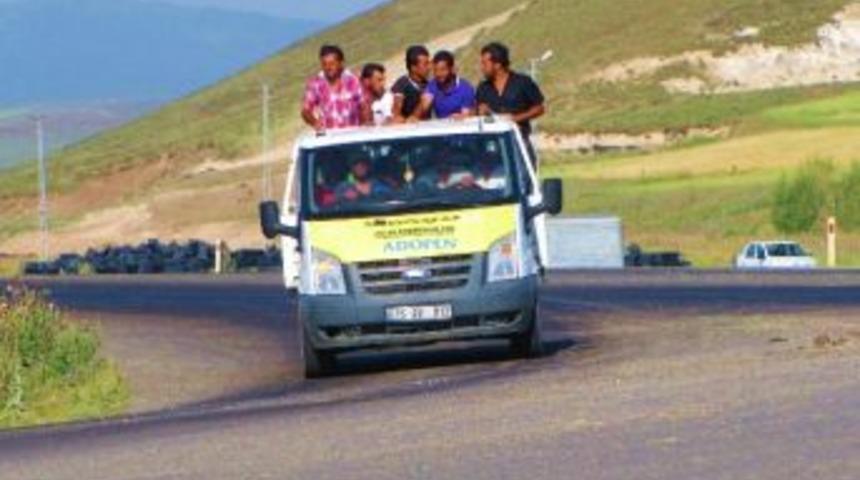 Kars&rsquo;ta Tehlikeli Yolculuk