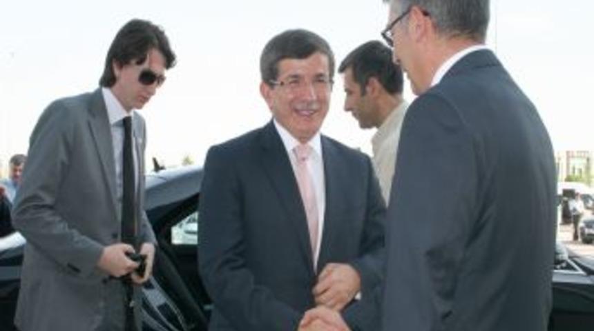 Dışişleri Bakanı Davutoğlu: Halep&rsquo;teki &Ccedil;atışmalar &Ccedil;ok Şiddetlendi