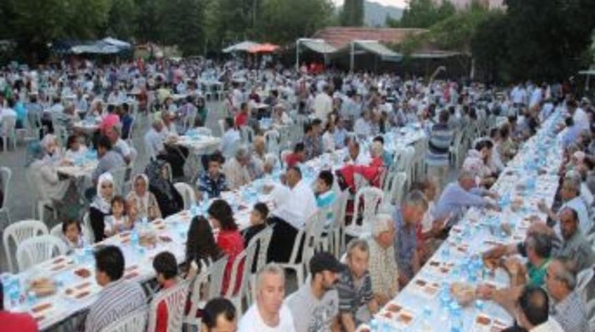 Osmancık Belediyesi&rsquo;nden 2 Bin 300 Kişiye İftar Yemeği