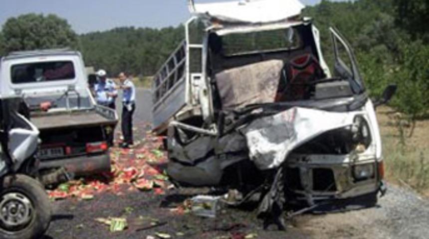 K&uuml;tahya'da kaza; 1 &ouml;l&uuml;, 3 yaralı