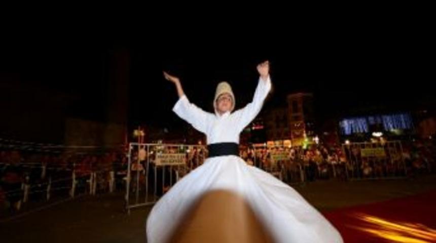 Yakutiye Kent Meydanında Sema Gösterisi İlgi Gördü