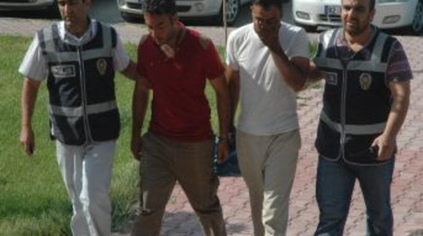 10 Bin Liralık Altın &Ccedil;alan Hırsızlar Yakalandı