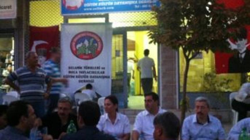 Buca&rsquo;lı Balkanlar Sokakta İftar Yaptı