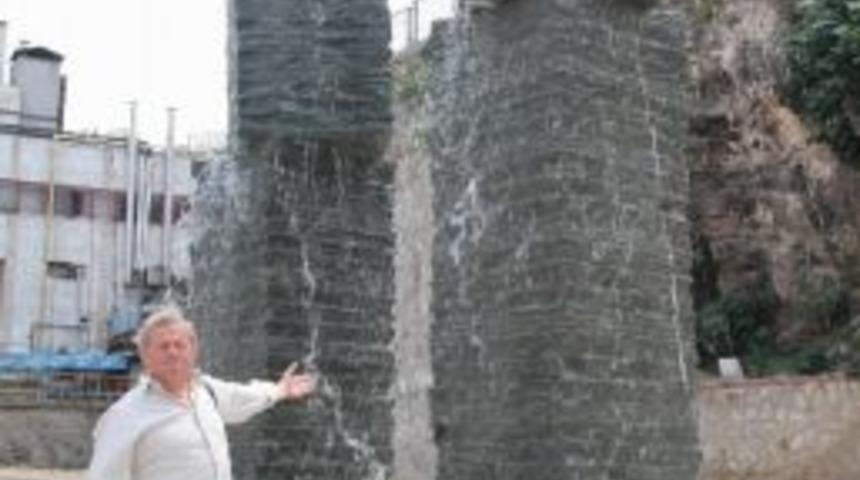 850 Bin Liralık Heykele G&uuml;m&ccedil;ed&rsquo;ten Tepki