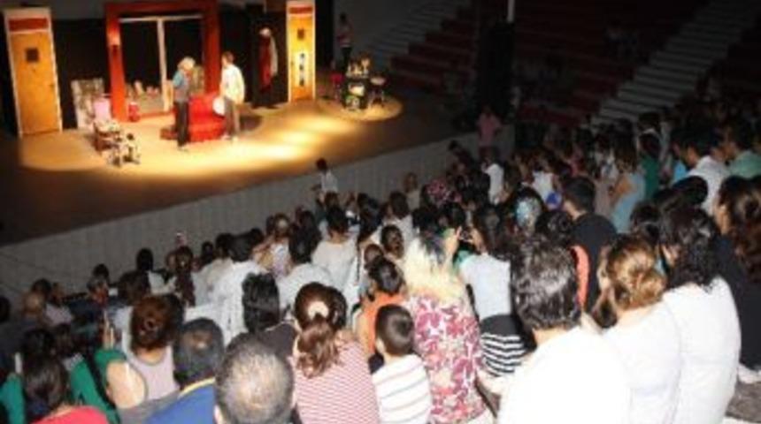 Bayraklı&rsquo;dan &lsquo;&rsquo;uygur Kardeşler&rsquo;&rsquo;ge&ccedil;ti