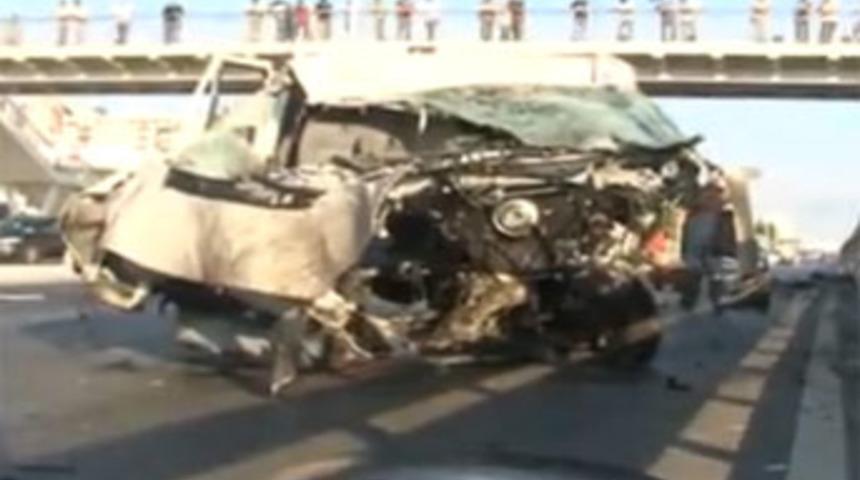 Beylikd&uuml;z&uuml;'nde kaza; 1 &ouml;l&uuml;, 1 yaralı