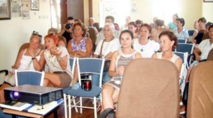 Burhaniye&rsquo;de İ&ccedil;sel Liderlik Semineri İlgi G&ouml;rd&uuml;