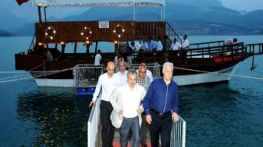 Aldırmaz Ve &Ouml;zgan&rsquo;dan "birlik" Mesajları