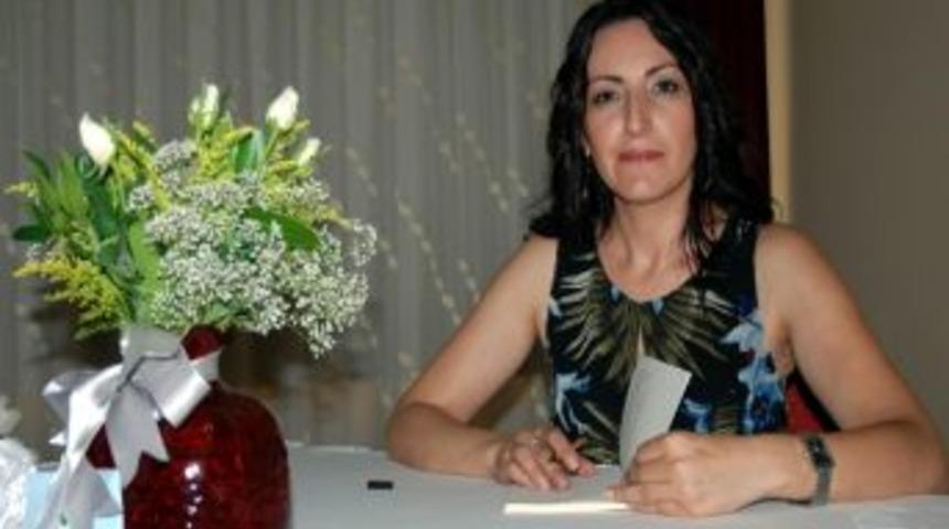Yeliz Coşkuner İkinci Kitabını Tanıttı