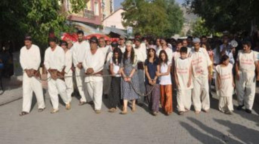 Dersim Katliamında &Ouml;ld&uuml;r&uuml;lenler I&ccedil;in Sessiz Y&uuml;r&uuml;y&uuml;ş