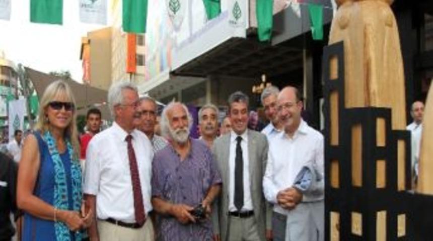 Sanatın Evrenselliği Sokakta Tartışıldı