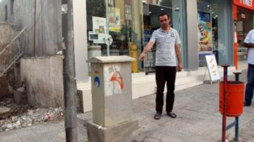 Besni&rsquo;de Elektrik Kesintisi Vatandaşı &Ccedil;ileden &Ccedil;ıkarttı