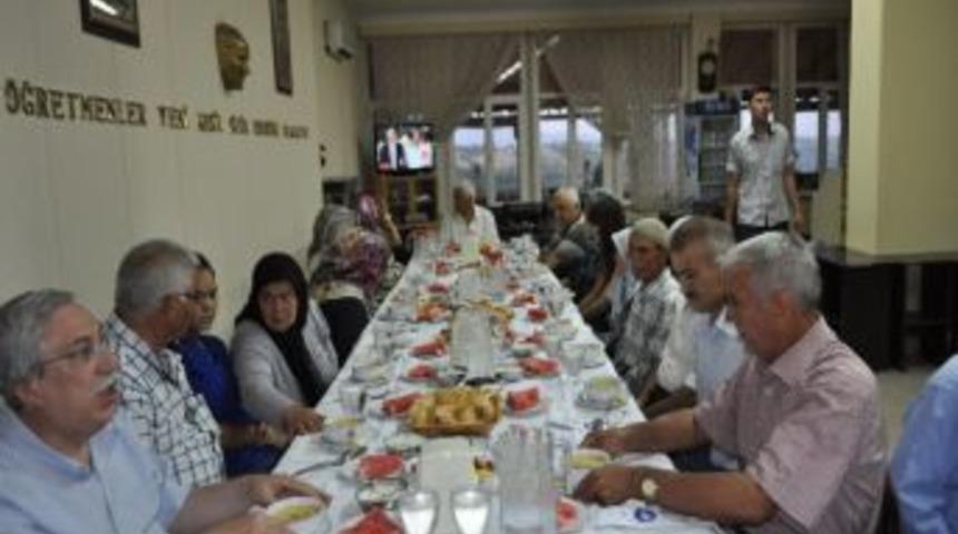 Kaymakam Sezgin, Şehit Ve Gazi Ailelerine İftar Yemeği Verdi