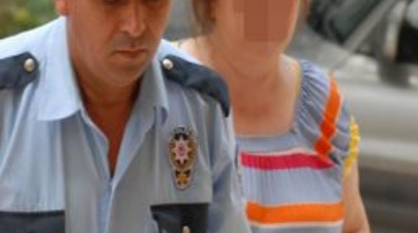 Sahte Belgeyle Bankadan Kredi &Ccedil;ektiği İddia Edilen Kadın Yakalandı