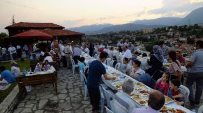 Mhp İl&ccedil;e Başkanlığından İftar Yemeği