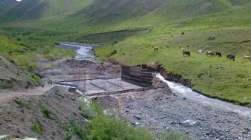 Kağızman k&ouml;ylerinde menfez yapımı,