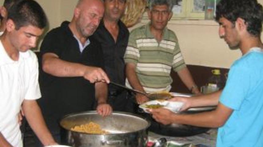 7. Kağızman İftar &Ccedil;adırı hizmette