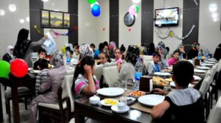 İnsani Yardım Vakfı Ramazan&rsquo;da Yetim &Ccedil;ocukları Yalnız Bırakmadı