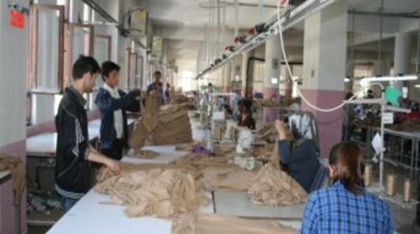 Libya Askeri Akkuş&rsquo;tan Giyiniyor