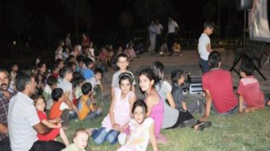 Diyarbakır&rsquo;da Parklarda Sinema Keyfi