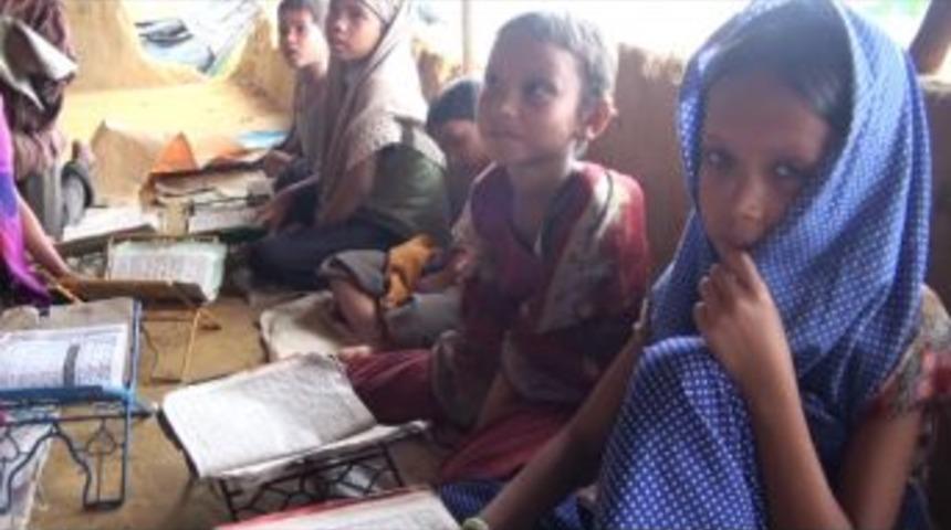 Arakanlı M&uuml;sl&uuml;manların Yaşadığı Acıyı G&ouml;r&uuml;nt&uuml;lediler