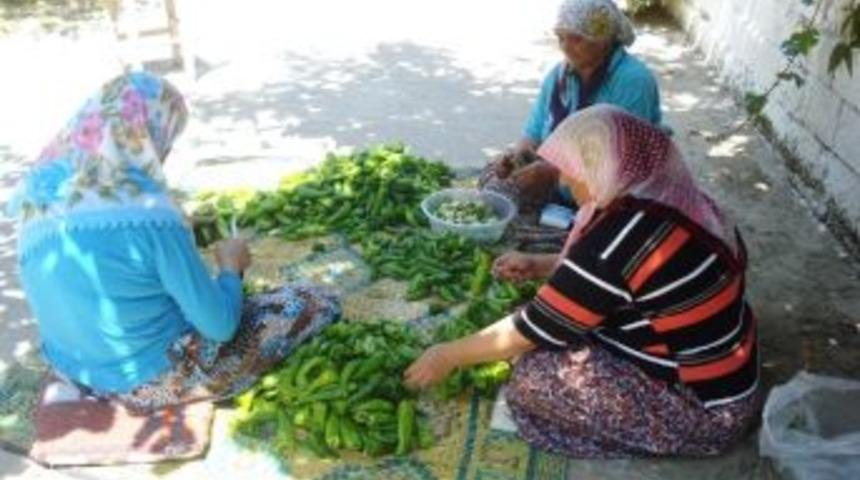 Sarıg&ouml;l&rsquo;de Kışlık Yiyecek Hazırlığına Başlandı