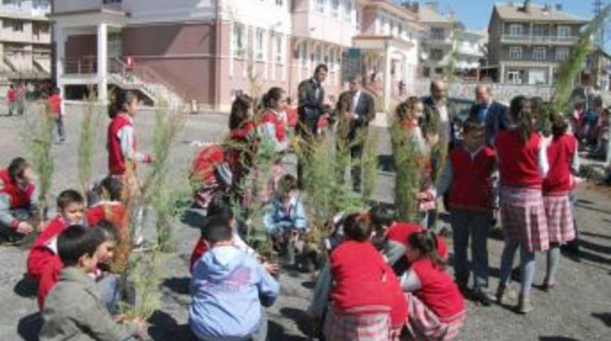 Bakan Eroğlu: Okullar Hayat Olsun Projesi T&uuml;m Hızıyla Devam Ediyor