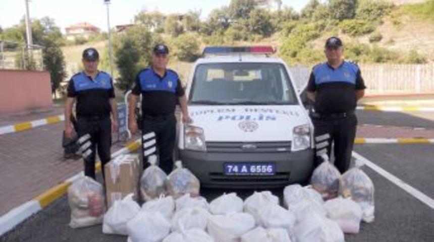 Bartın Emniyeti'nde Ihtiya&ccedil; Sahibi Ailelere Gıda Paketi