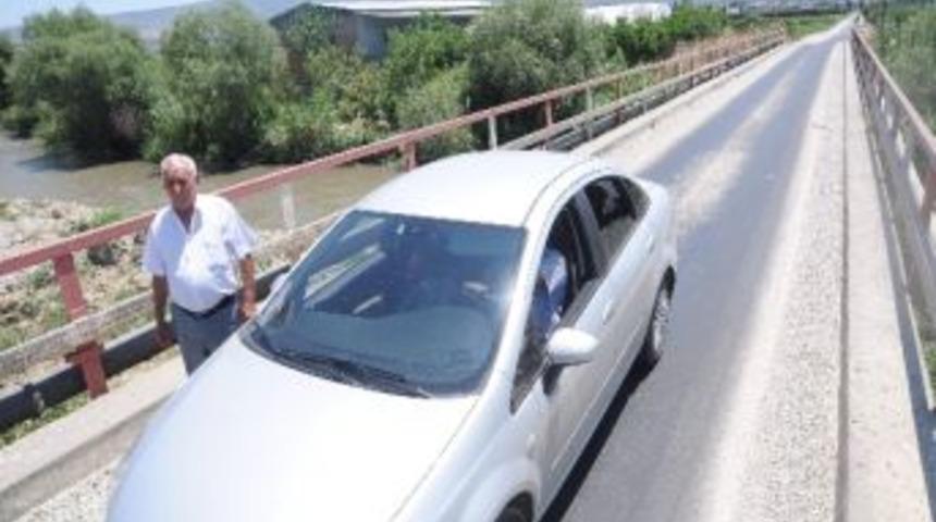 Ak Partili Başkanın K&ouml;pr&uuml; İsyanı