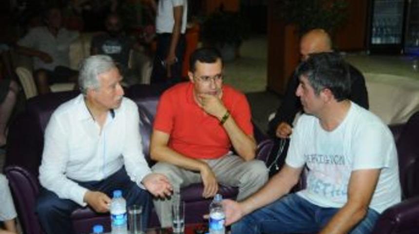 Sanat&ccedil;ılardan işbirliği