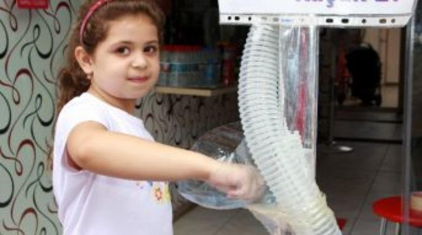 Esnaf Engelliler İ&ccedil;in Mavi Kapak Topluyor