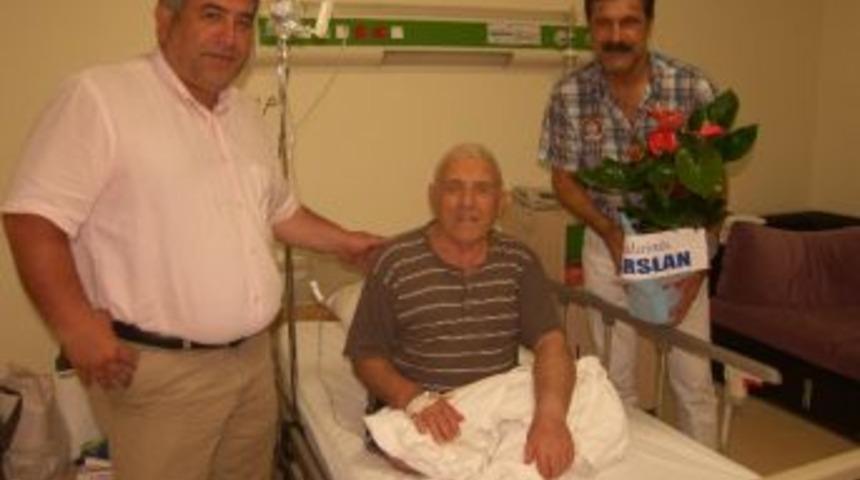 80 Yaşındaki Emekli &Ouml;ğretmene Ziyaret&ccedil;i Akını