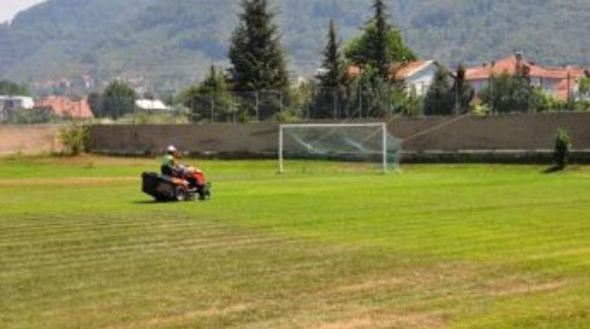 Kaynaşlı Stadyumu Elden Ge&ccedil;iyor